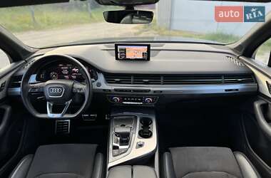Внедорожник / Кроссовер Audi Q7 2018 в 
