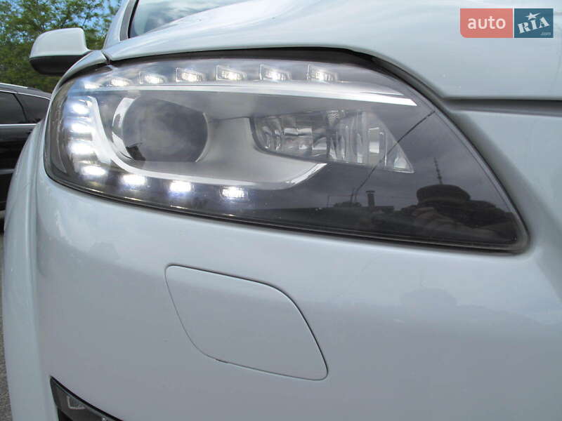 Позашляховик / Кросовер Audi Q7 2014 в Києві