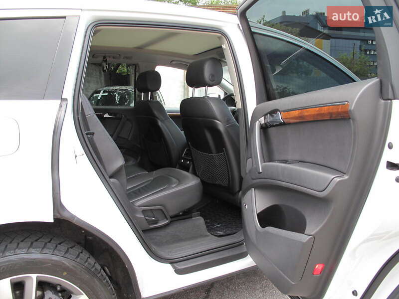 Позашляховик / Кросовер Audi Q7 2014 в Києві