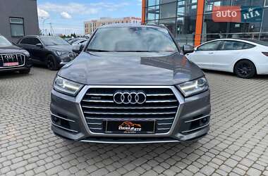 Внедорожник / Кроссовер Audi Q7 2016 в 