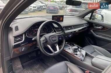 Внедорожник / Кроссовер Audi Q7 2016 в 