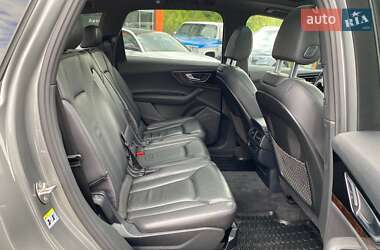 Внедорожник / Кроссовер Audi Q7 2016 в 
