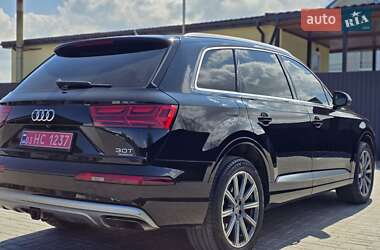 Позашляховик / Кросовер Audi Q7 2018 в 