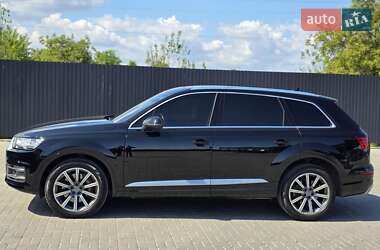 Позашляховик / Кросовер Audi Q7 2018 в 