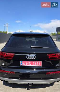 Позашляховик / Кросовер Audi Q7 2018 в 