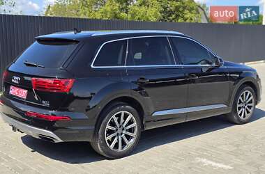 Позашляховик / Кросовер Audi Q7 2018 в 