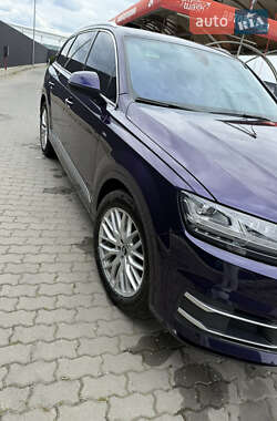Внедорожник / Кроссовер Audi Q7 2017 в 