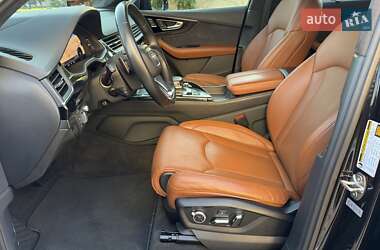 Позашляховик / Кросовер Audi Q7 2019 в 