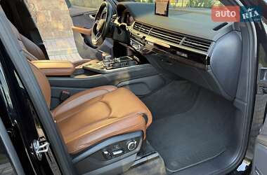 Позашляховик / Кросовер Audi Q7 2019 в 