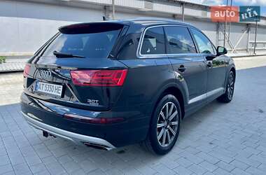 Внедорожник / Кроссовер Audi Q7 2015 в 