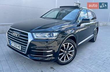 Внедорожник / Кроссовер Audi Q7 2015 в 