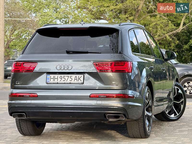 Позашляховик / Кросовер Audi Q7 2018 в Одесі