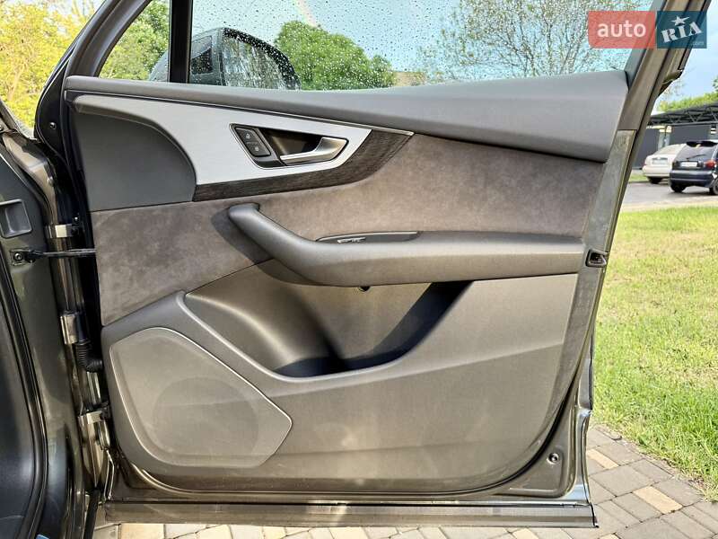 Позашляховик / Кросовер Audi Q7 2018 в Одесі