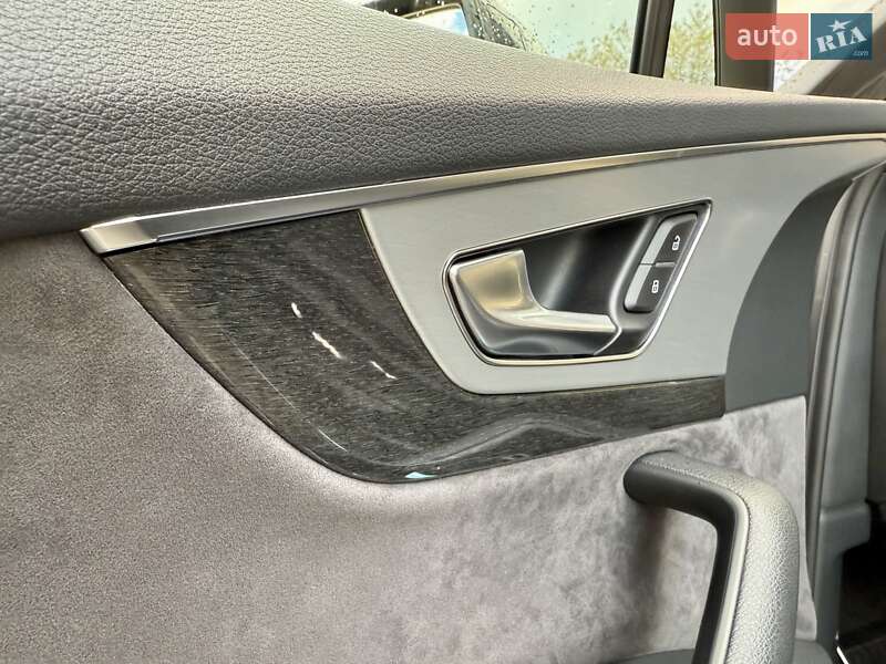 Позашляховик / Кросовер Audi Q7 2018 в Одесі