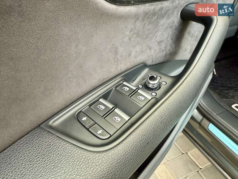 Позашляховик / Кросовер Audi Q7 2018 в Одесі