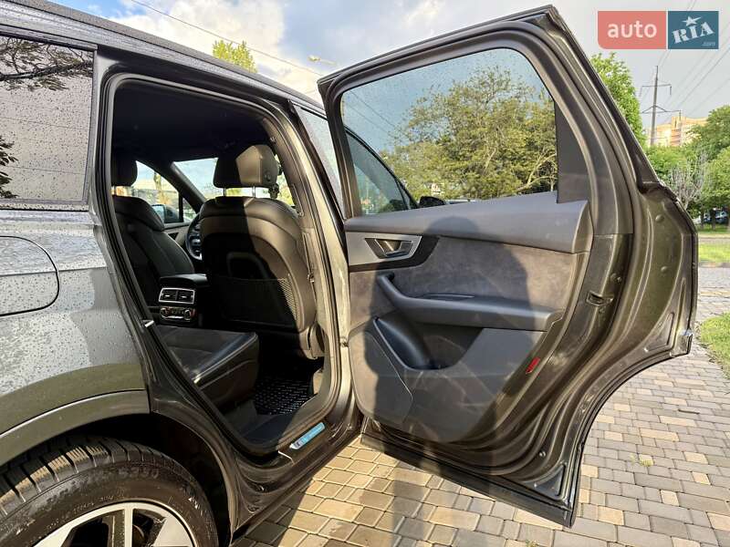 Позашляховик / Кросовер Audi Q7 2018 в Одесі