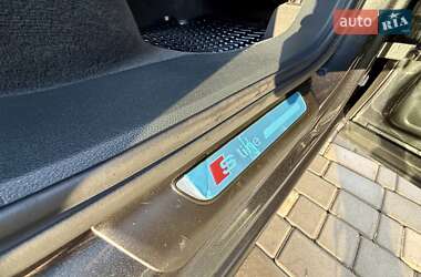 Позашляховик / Кросовер Audi Q7 2018 в 