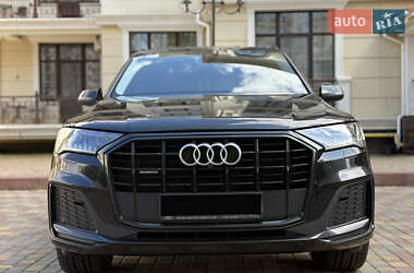 Внедорожник / Кроссовер Audi Q7 2022 в 