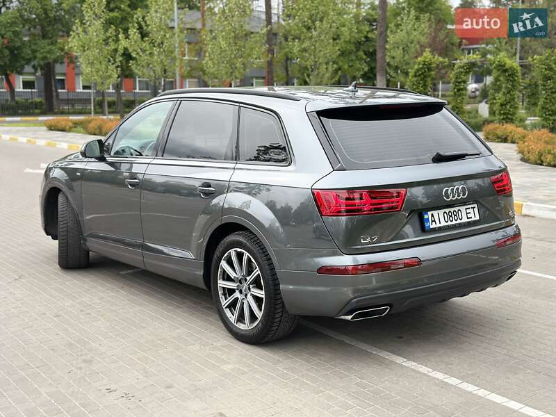 Внедорожник / Кроссовер Audi Q7 2018 в Буче