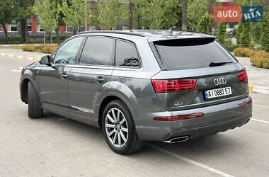 Внедорожник / Кроссовер Audi Q7 2018 в 