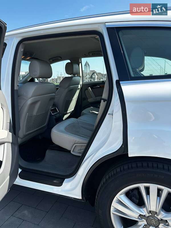 Внедорожник / Кроссовер Audi Q7 2011 в Луцке
