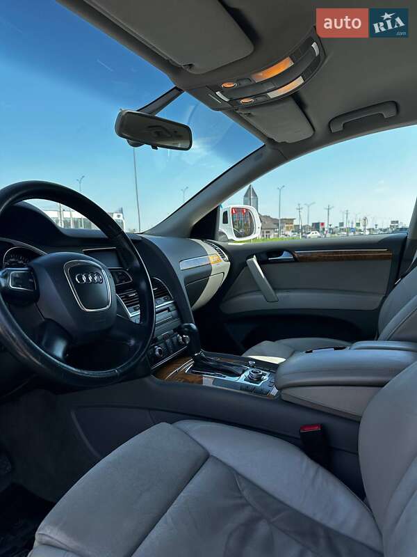 Внедорожник / Кроссовер Audi Q7 2011 в Луцке