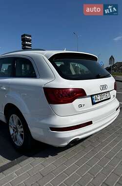 Внедорожник / Кроссовер Audi Q7 2011 в 
