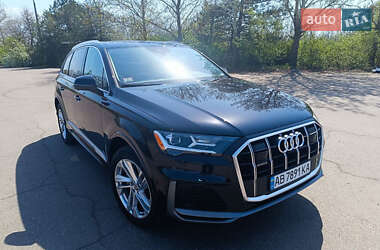 Позашляховик / Кросовер Audi Q7 2020 в 