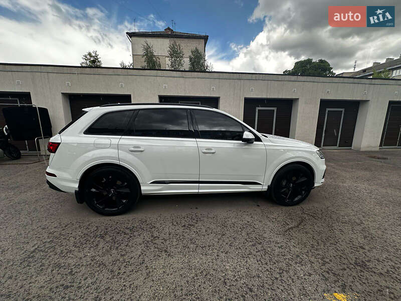 Внедорожник / Кроссовер Audi Q7 2020 в Житомире