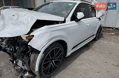 Внедорожник / Кроссовер Audi Q7 2021 в 