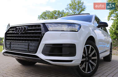Внедорожник / Кроссовер Audi Q7 2016 в 