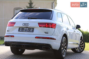 Внедорожник / Кроссовер Audi Q7 2016 в 