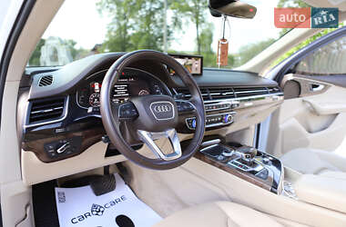 Внедорожник / Кроссовер Audi Q7 2016 в 