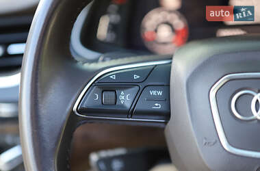 Внедорожник / Кроссовер Audi Q7 2016 в 