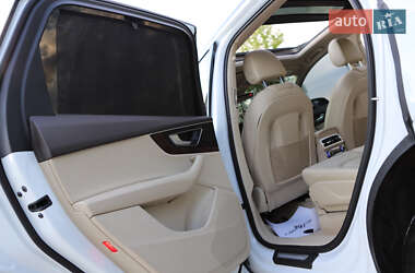 Внедорожник / Кроссовер Audi Q7 2016 в 