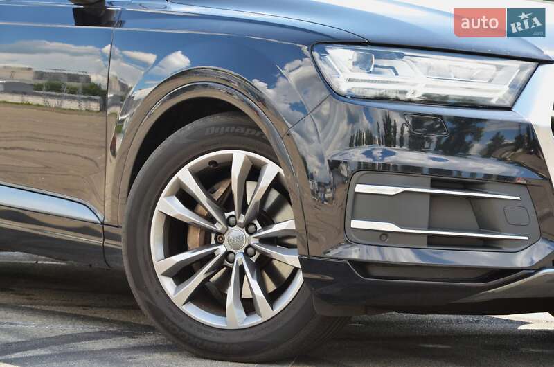 Внедорожник / Кроссовер Audi Q7 2016 в Киеве