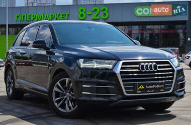 Внедорожник / Кроссовер Audi Q7 2016 в 