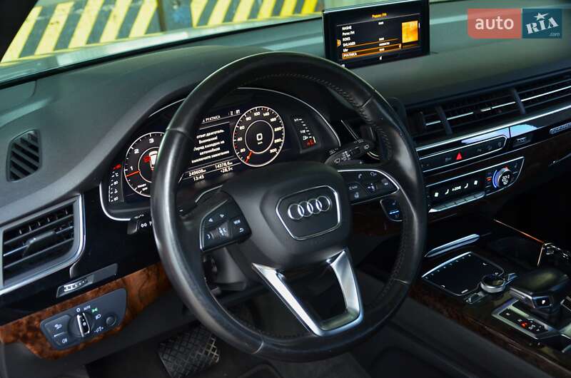 Внедорожник / Кроссовер Audi Q7 2016 в Киеве