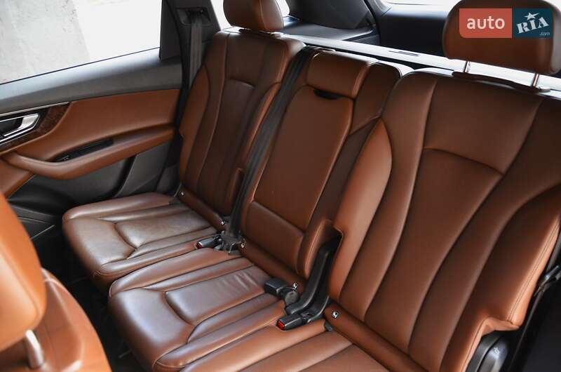 Внедорожник / Кроссовер Audi Q7 2016 в Киеве