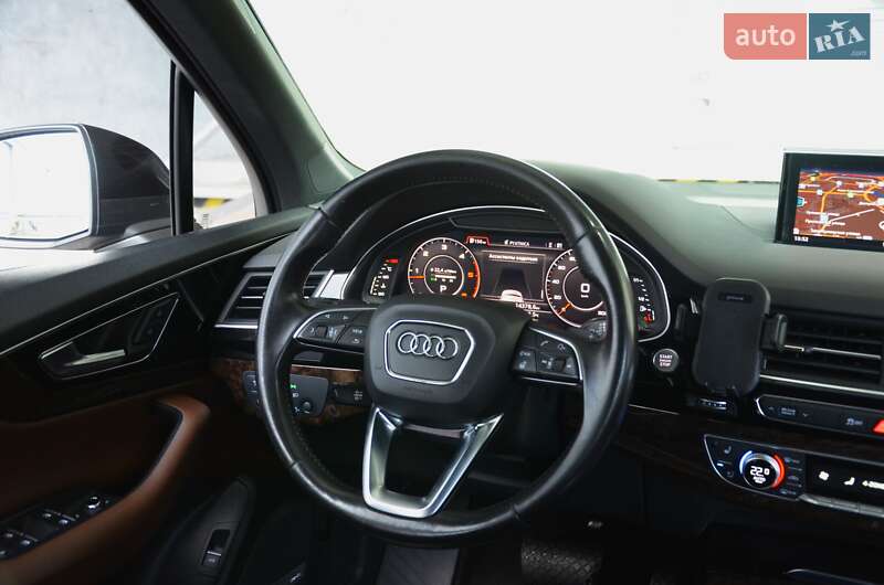 Внедорожник / Кроссовер Audi Q7 2016 в Киеве