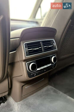 Позашляховик / Кросовер Audi Q7 2015 в 