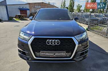 Внедорожник / Кроссовер Audi Q7 2017 в 