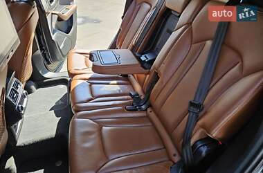 Внедорожник / Кроссовер Audi Q7 2017 в 