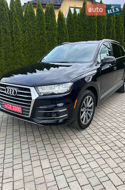 Позашляховик / Кросовер Audi Q7 2018 в 