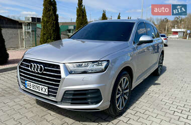 Внедорожник / Кроссовер Audi Q7 2017 в 