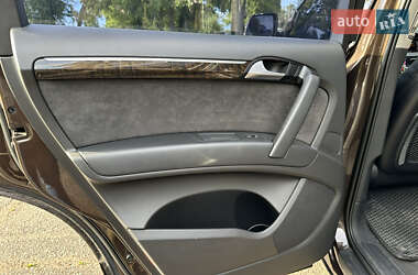 Внедорожник / Кроссовер Audi Q7 2013 в 