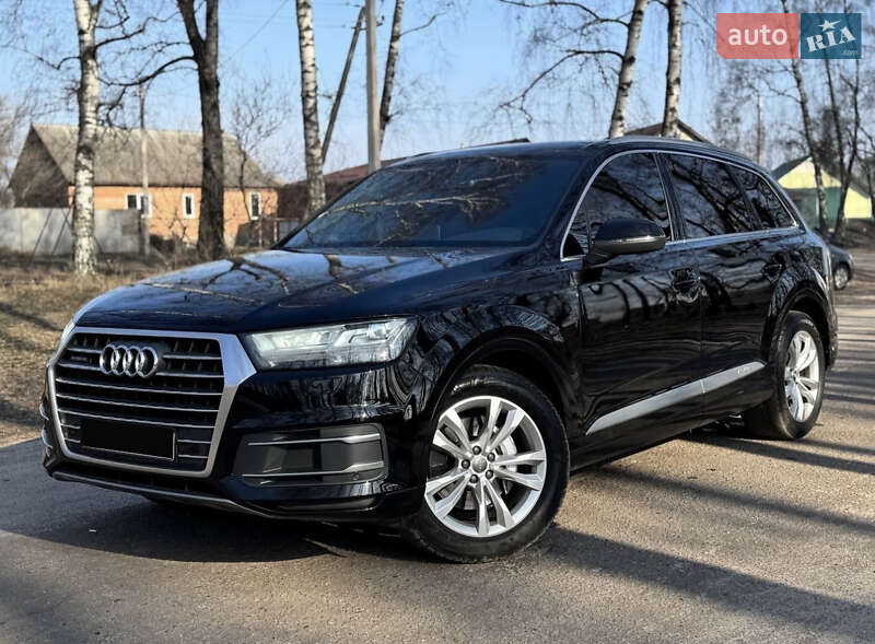 Позашляховик / Кросовер Audi Q7 2017 в 