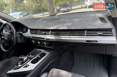 Внедорожник / Кроссовер Audi Q7 2015 в 