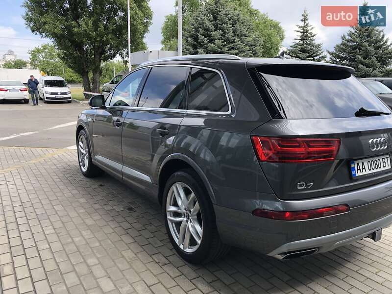 Внедорожник / Кроссовер Audi Q7 2018 в Киеве