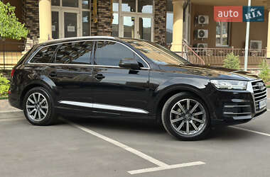 Внедорожник / Кроссовер Audi Q7 2016 в 